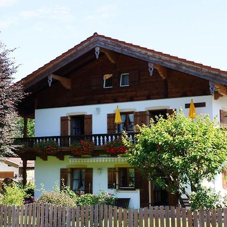 Gaestehaus Gschwendtner - Chiemgau Karte อินเซลล์ ภายนอก รูปภาพ