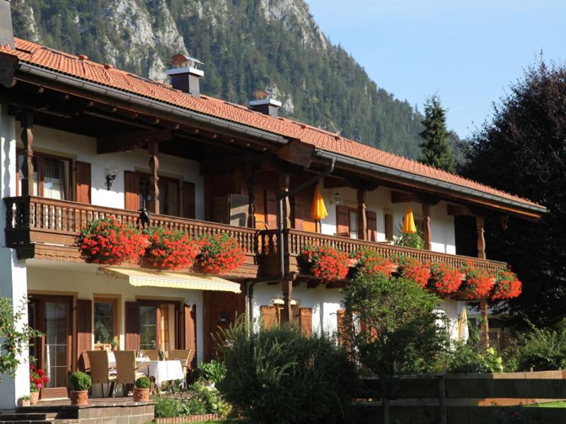 Gaestehaus Gschwendtner - Chiemgau Karte อินเซลล์ ภายนอก รูปภาพ