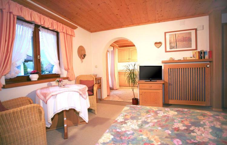 Gaestehaus Gschwendtner - Chiemgau Karte อินเซลล์ ภายนอก รูปภาพ